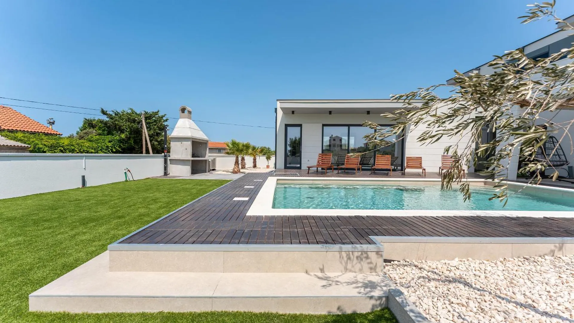 Villa La-Vi Турань