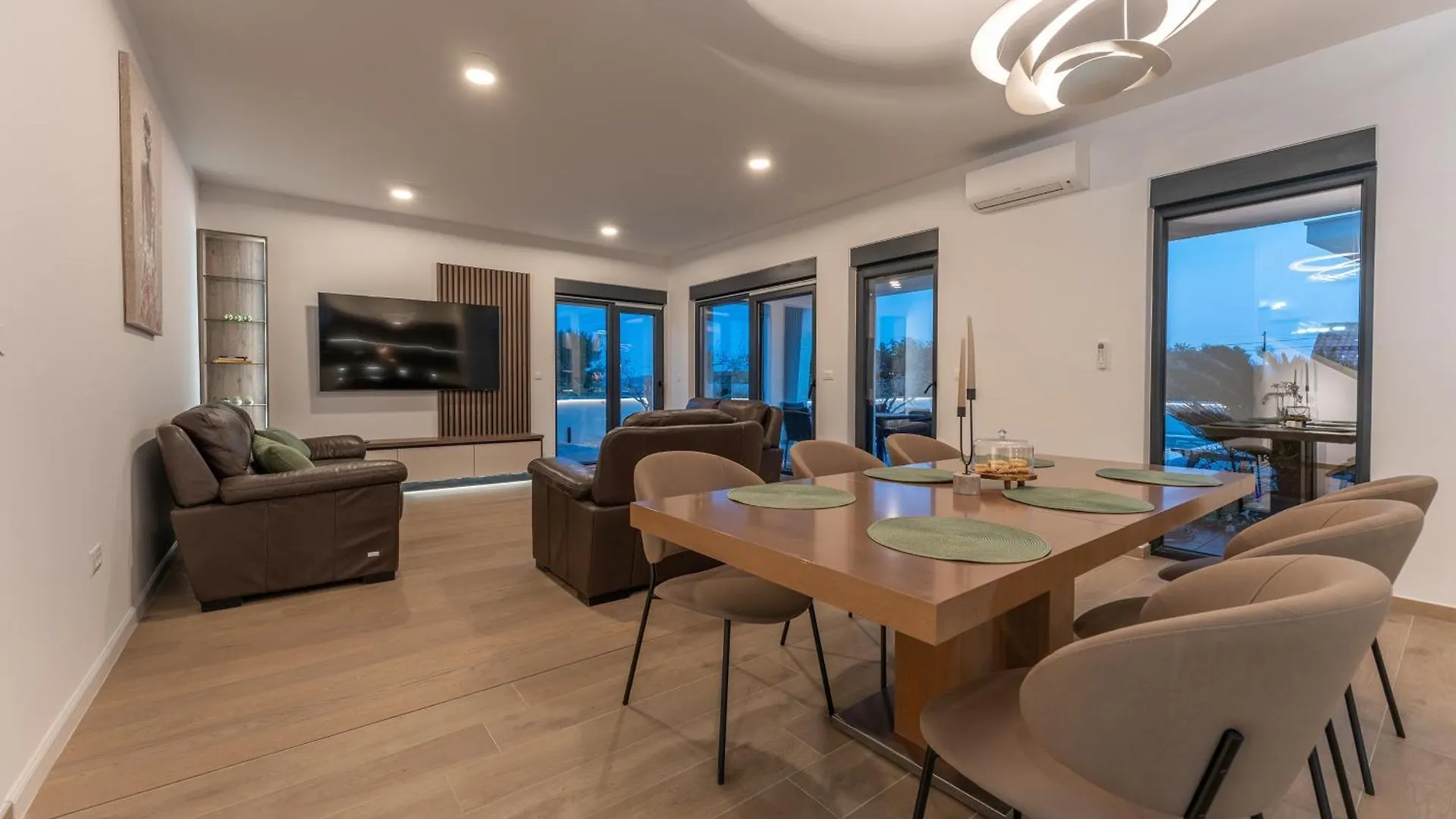 Villa La-Vi Турань 0*,